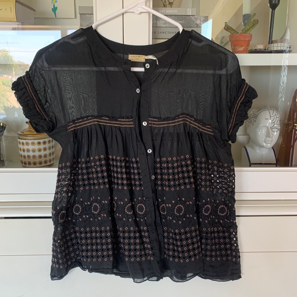 Max Studio Special Edition Eyelet detail top